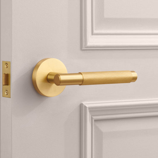 Brass Knurled Lever Door Handle in Gold