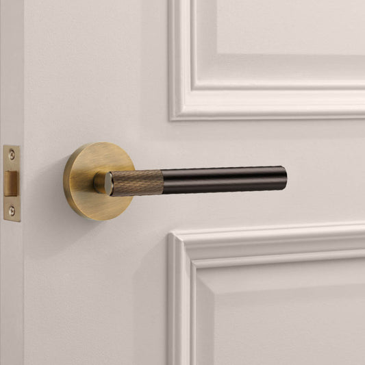 Antique Linear Lever Handle with Tip in Bronze