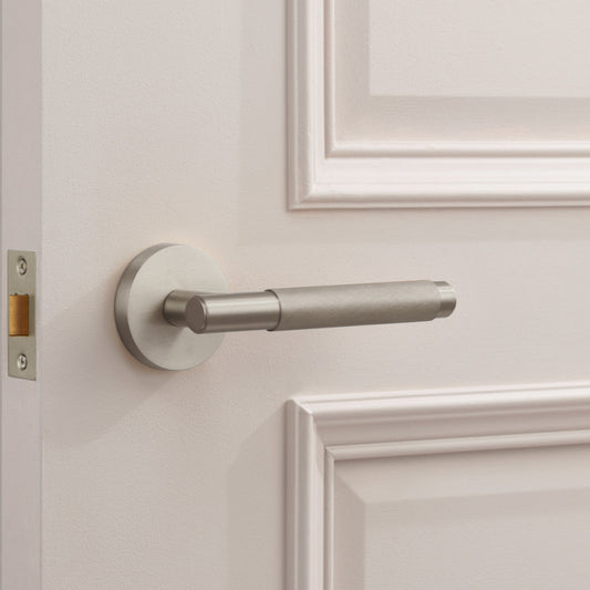 Brass Knurled Lever Door Handle in Silver