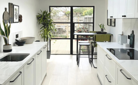 Guide to Choosing the Best Kitchen Handles: Knobs, Bars & Pulls