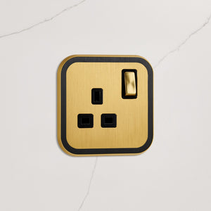 1G UK Plug Socket (13A) in Gold & Black