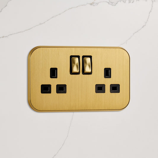 2G UK Plug Socket (13A) in Gold