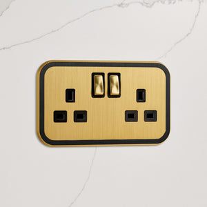 2G UK Plug Socket (13A) in Gold & Black
