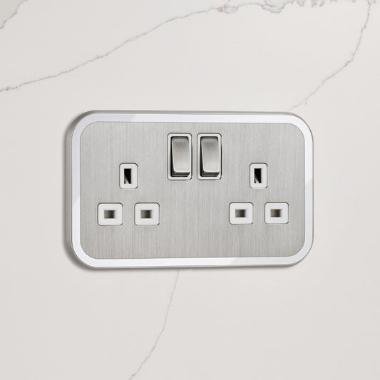 2G UK Plug Socket (13A) in Silver & White Gloss