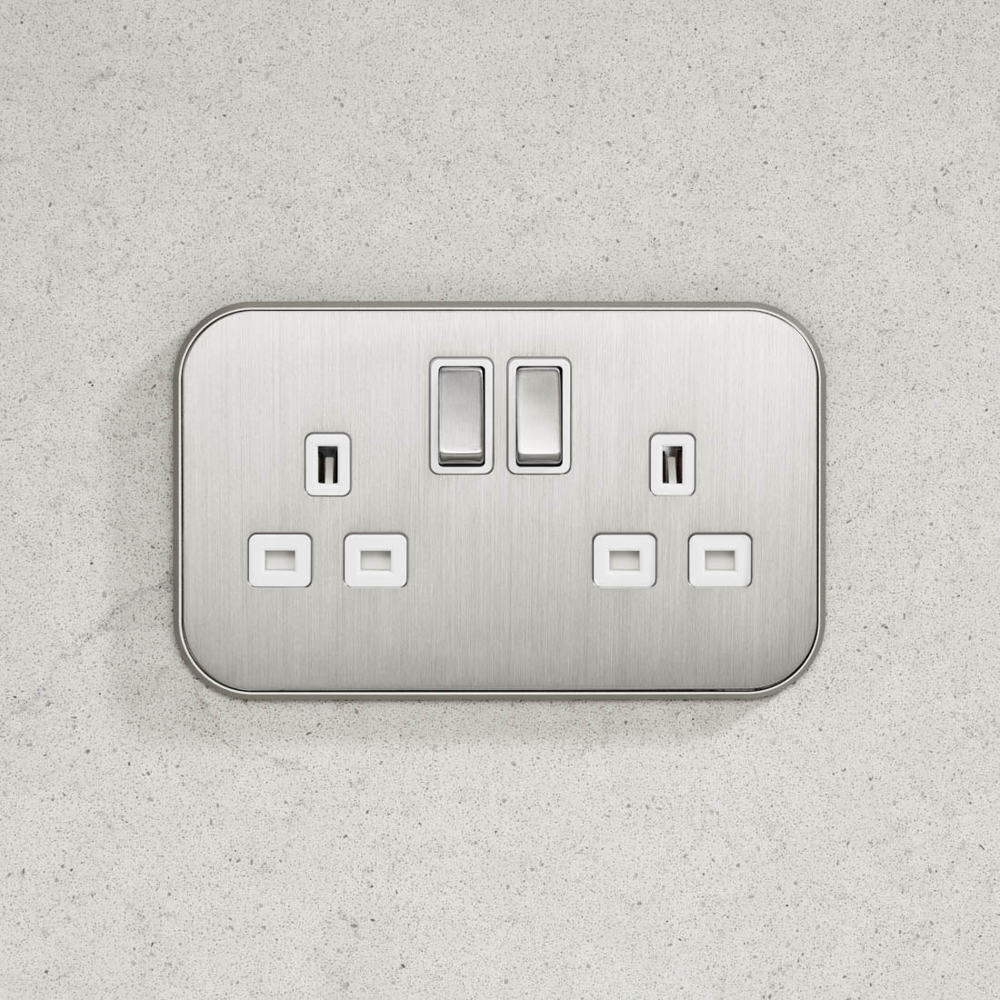 2G UK Plug Socket (13A) in Silver