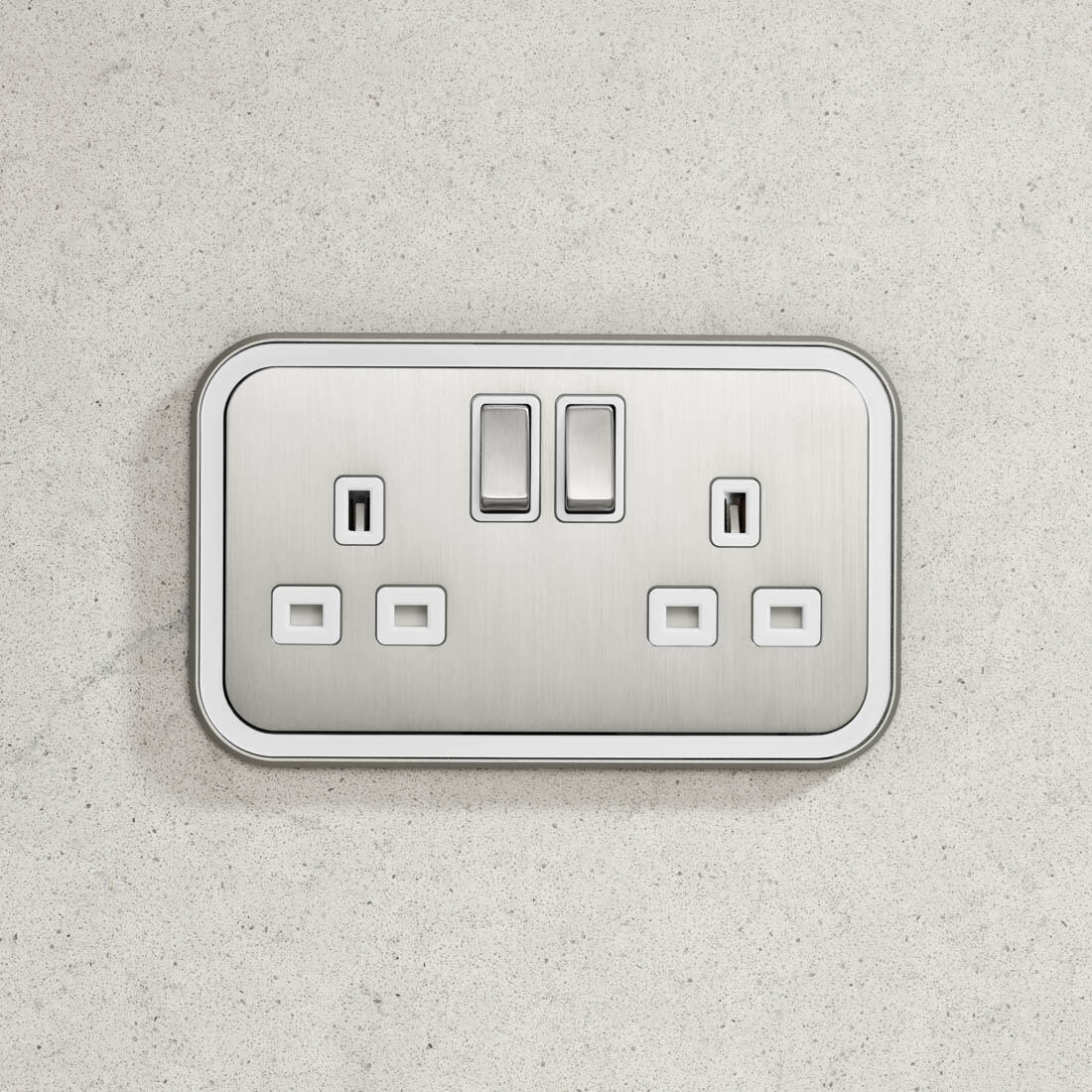 2G UK Plug Socket (13A) in Silver & White Gloss