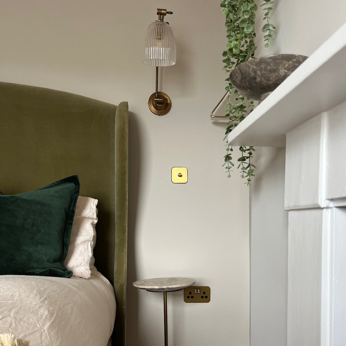 2G UK Plug Socket (13A) in Gold