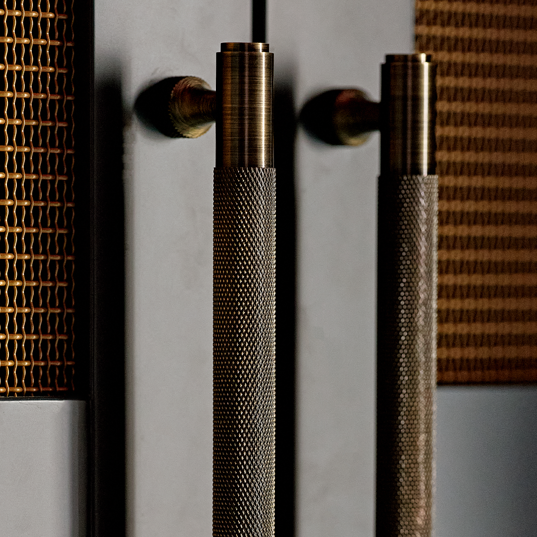 Knurled Brass Cupboard Bar Handle - Satin Brass - Hole Centre