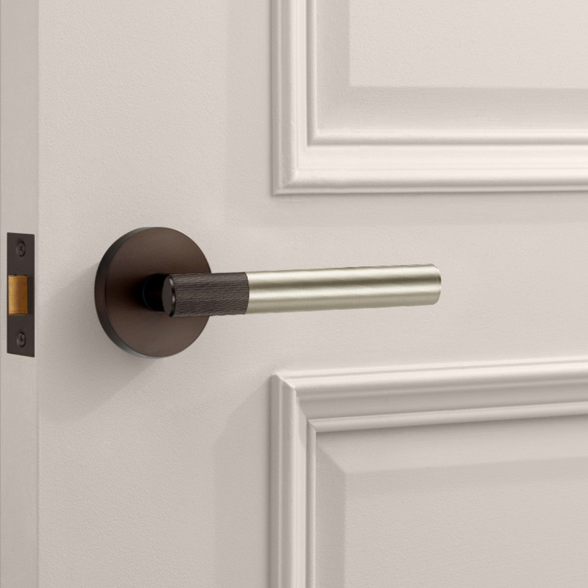 Bronze Linear Lever Handle with Tip in Silver