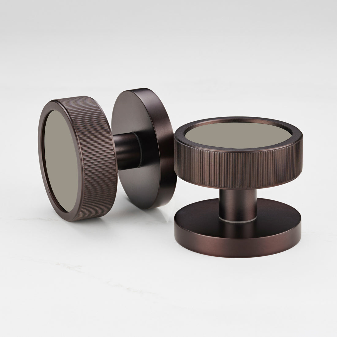 56233224077643_55924023853387