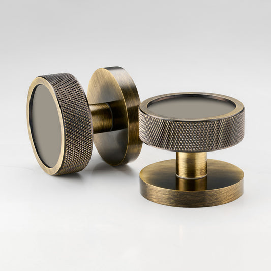 55907113861451_55924023853387