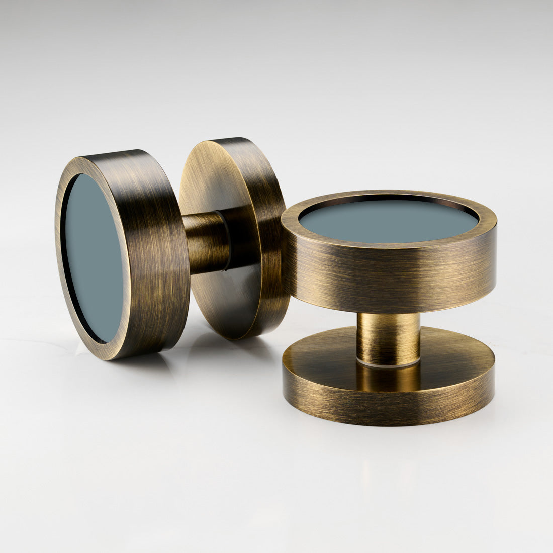 55907115991371_55923997409611