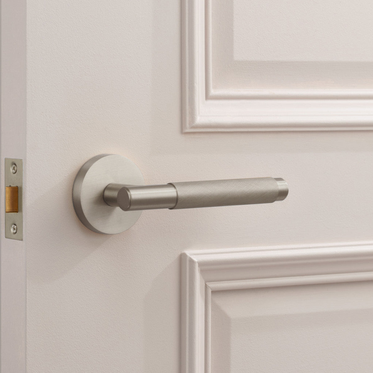 Brass Knurled Lever Door Handle in Silver