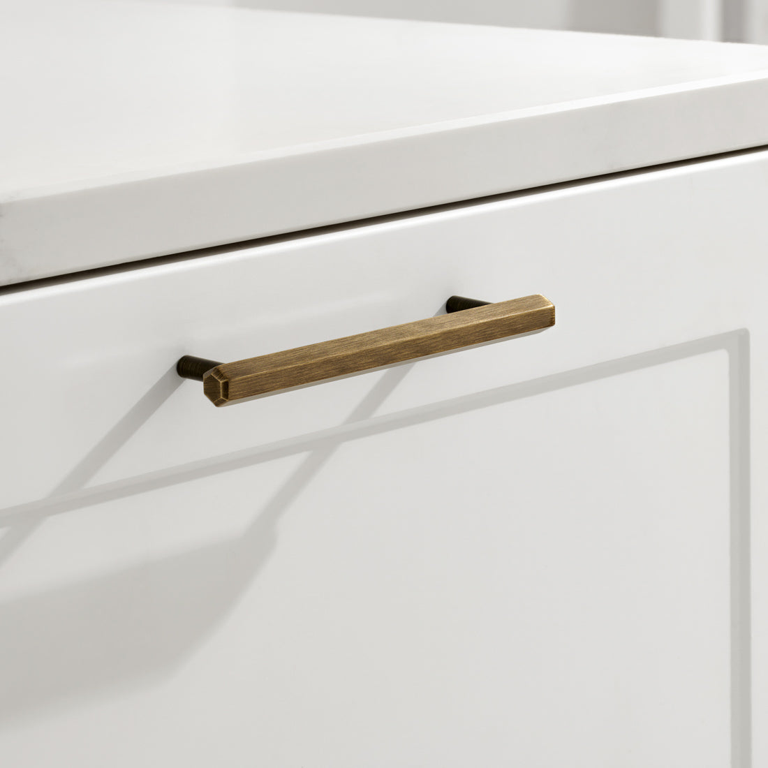 Beehive Pull Handle in Antique