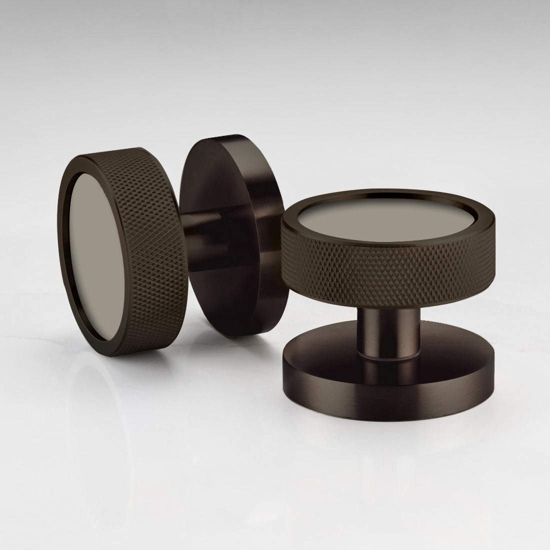 55907128049995_55924023853387