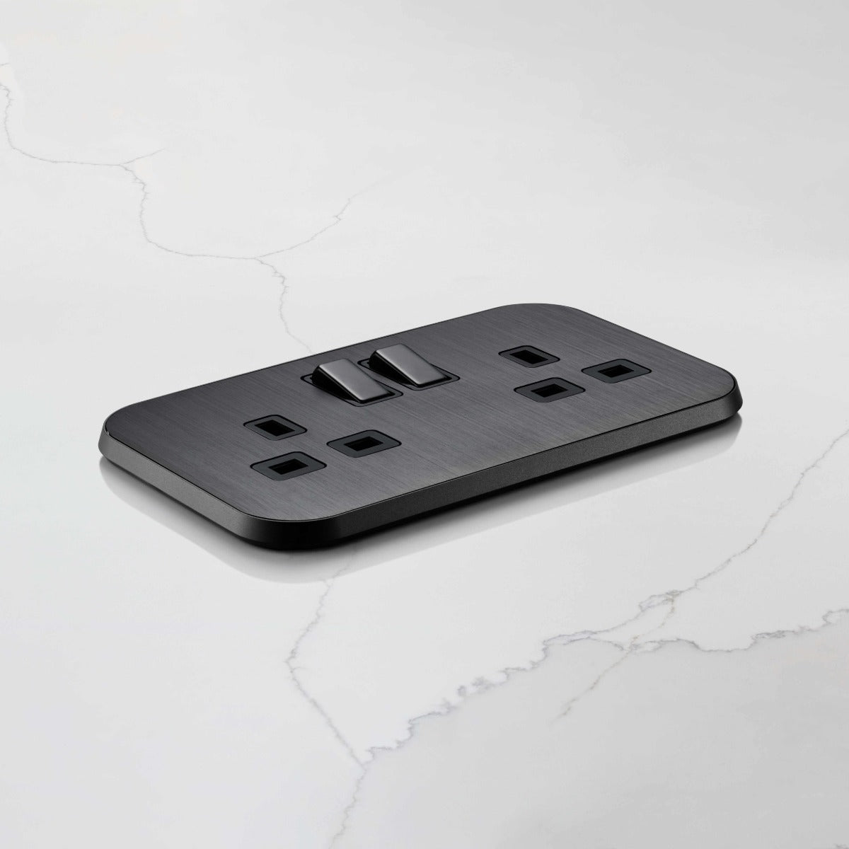 2G UK Plug Socket (13A) in Black