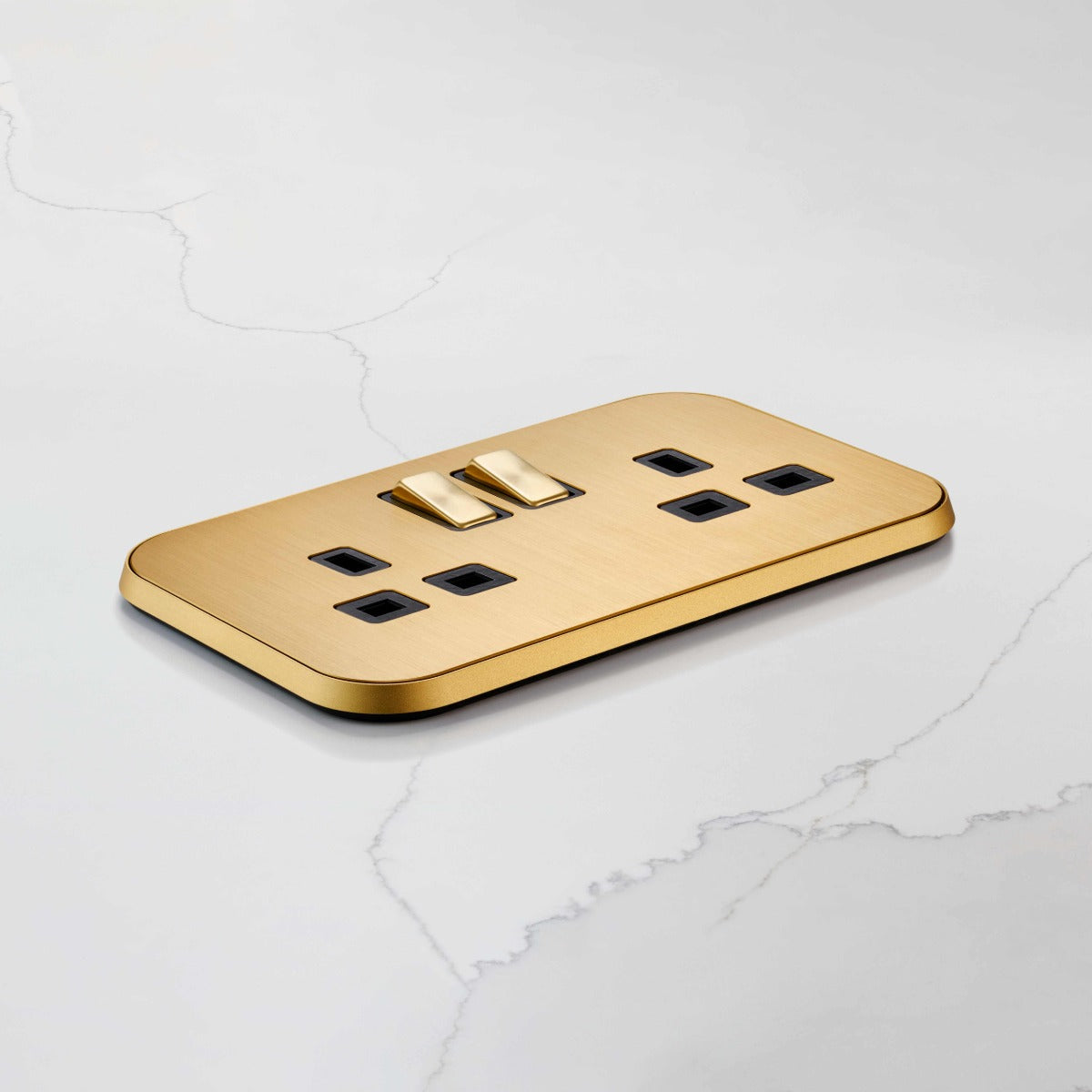 2G UK Plug Socket (13A) in Gold