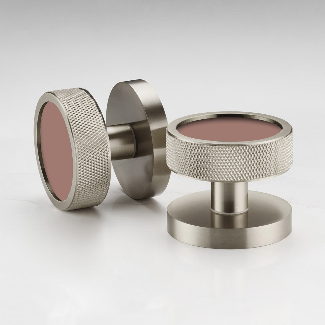 55907145285963_55924003733835