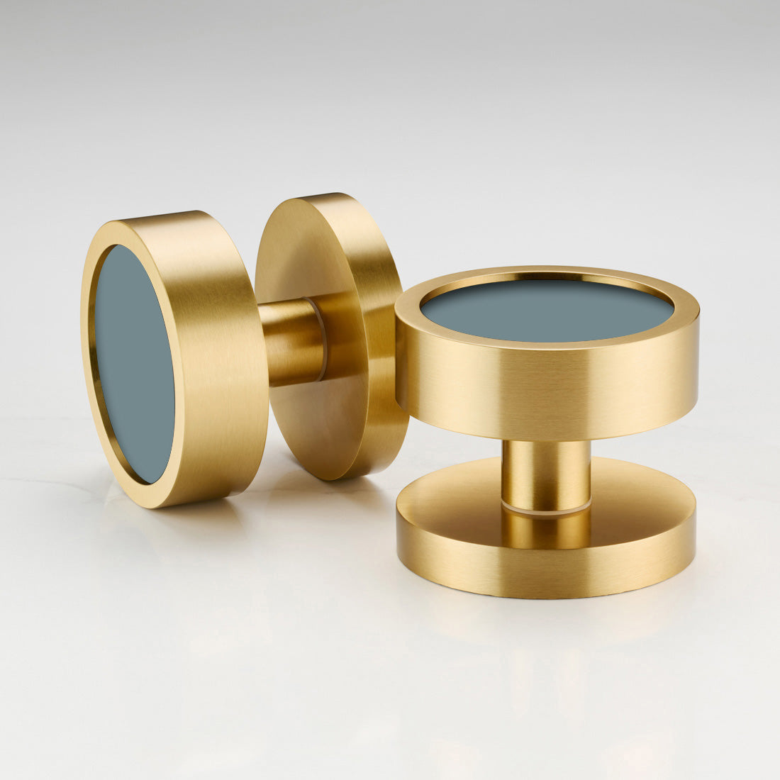 55907142992203_55923997409611