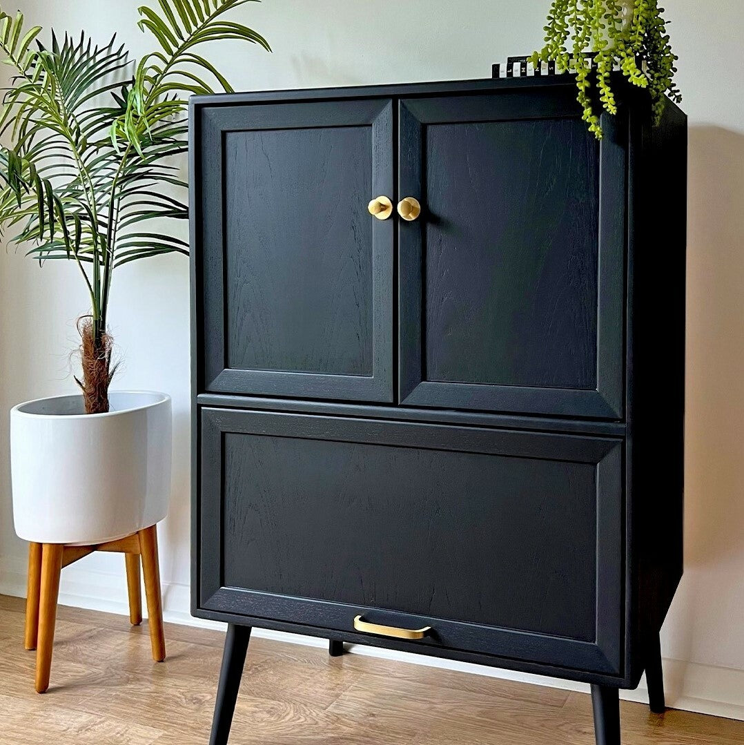 Brass Cone With Backplate Door Knobs in Gold