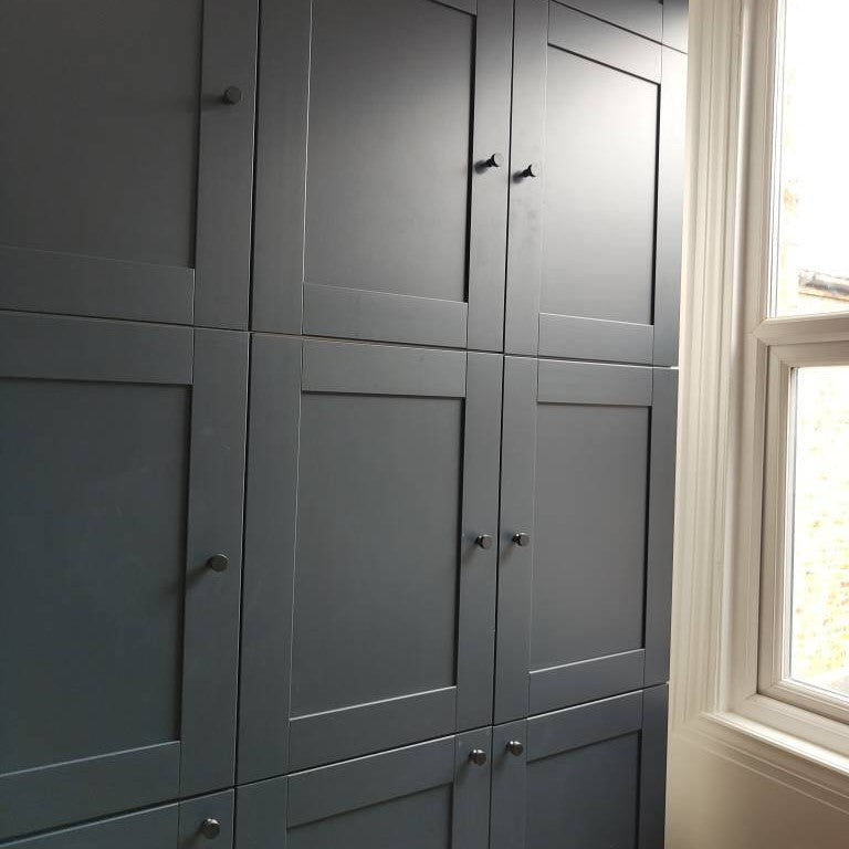 Round Fluted Door Knobs in Black