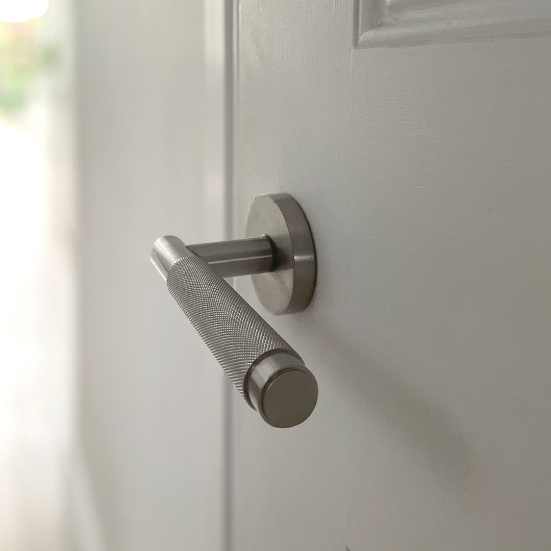 Brass Knurled Lever Door Handle in Silver